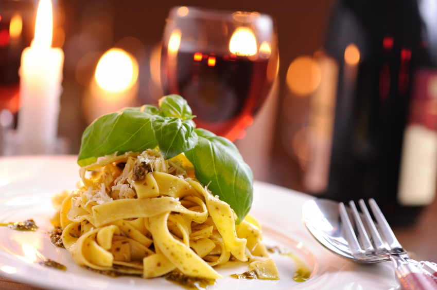 Spesenoptimierung: Pasta und Wein im Restaurant